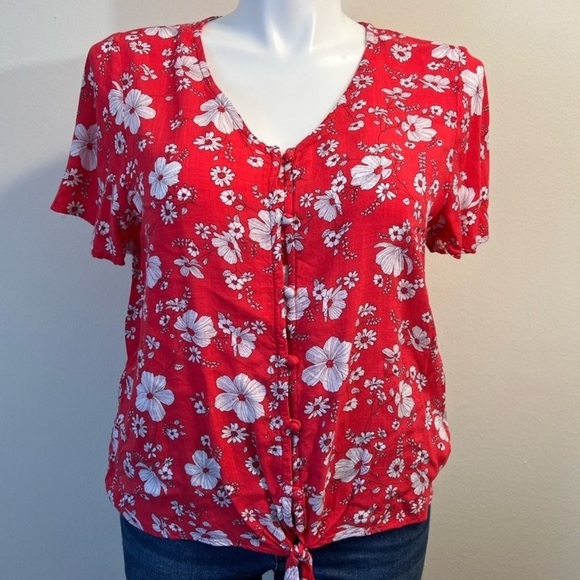 SO Red Floral button down front tie bohemian Top, Size M, NWT - Picture 4 of 8